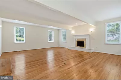 9708 Locust Hill Drive, Great Falls, VA 22066 - Photo 6