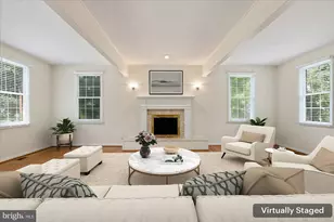9708 Locust Hill Dr, Great Falls, VA 22066 - Photo 4