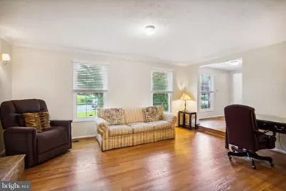 9708 Locust Hill Drive, Great Falls, VA 22066 - Photo 14