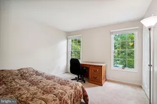 9708 Locust Hill Dr, Great Falls, VA 22066 - Photo 32