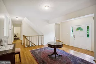 9708 Locust Hill Dr, Great Falls, VA 22066 - Photo 12