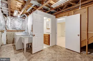 8051 Felecity Ct, Springfield, VA 22153 - Photo 42