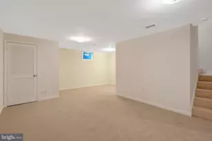 8051 Felecity Ct, Springfield, VA 22153 - Photo 34