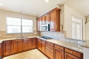 4427 Beechstone Ln, Fairfax, VA 22033 - Photo 6