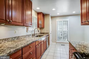 14508 Four Chimney Dr, Centreville, VA 20120 - Photo 10