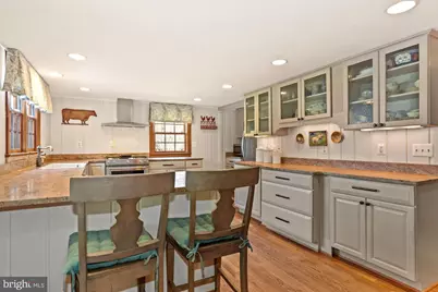 326 Walker Road, Great Falls, VA 22066 - Photo 4