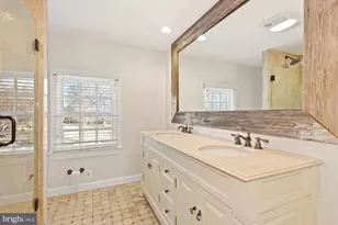 326 Walker Rd, Great Falls, VA 22066 - Photo 28