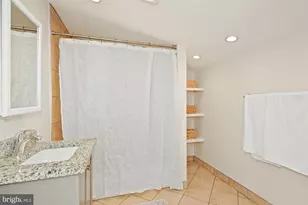 326 Walker Rd, Great Falls, VA 22066 - Photo 36