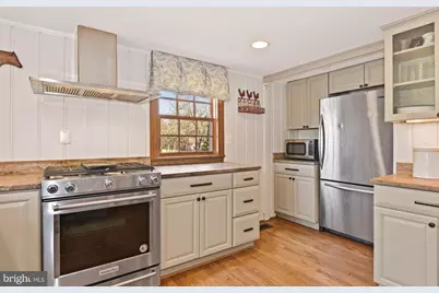 326 Walker Road, Great Falls, VA 22066 - Photo 6