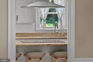 1077 Spring Hill Rd, McLean, VA 22102 - Photo 18