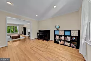 1077 Spring Hill Rd, McLean, VA 22102 - Photo 8