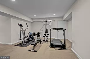 1077 Spring Hill Rd, McLean, VA 22102 - Photo 46