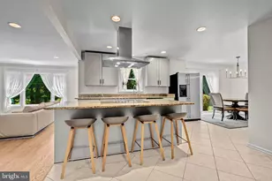 1077 Spring Hill Rd, McLean, VA 22102 - Photo 14