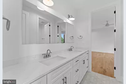 608 Walker Road, Great Falls, VA 22066 - Photo 58