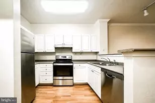3021 Nicosh Cir, Falls Church, VA 22042 - Photo 2
