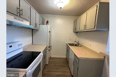 2311 Pimmit Drive #911 E, Falls Church, VA 22043 - Photo 2
