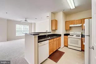 5115 Travis Edward Way, Centreville, VA 20120 - Photo 2