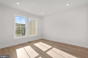 2 Aviation Pl, Herndon, VA 20171 - Photo 18