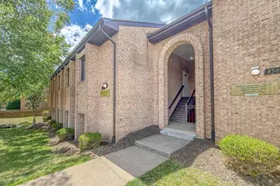 8989 Cotswold Dr, Burke, VA 22015 - Photo 1
