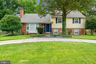 8403 W Boulevard Dr, Alexandria, VA 22308 - Photo 2