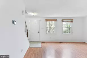 11562 Ivy Bush Ct, Reston, VA 20191 - Photo 2