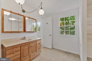 12805 Melvue Ct, Fairfax, VA 22033 - Photo 14