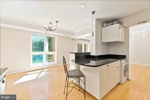 11814 Breton Ct, Reston, VA 20191 - Photo 4