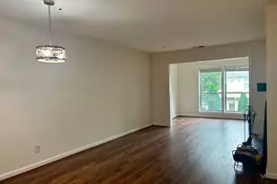 3176 Summit Square Dr, Oakton, VA 22124 - Photo 4