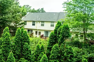 3176 Summit Square Dr, Oakton, VA 22124 - Photo 24