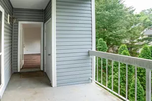 3176 Summit Square Dr, Oakton, VA 22124 - Photo 10