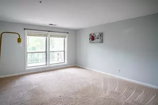 3176 Summit Square Dr, Oakton, VA 22124 - Photo 18