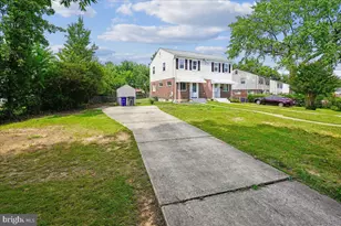 2256 Roanoke Dr, Alexandria, VA 22307 - Photo 2