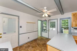 7826 Welch Ct, Alexandria, VA 22315 - Photo 10