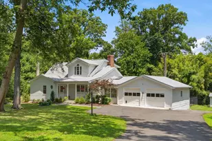 2627 Five Oaks Rd, Vienna, VA 22181 - Photo 1