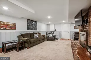 1913 Paul Spring Pkwy, Alexandria, VA 22308 - Photo 38