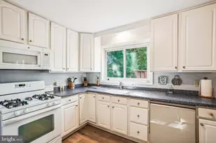1913 Paul Spring Pkwy, Alexandria, VA 22308 - Photo 12