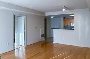 2726 Gallows Rd, Vienna, VA 22180 - Photo 10
