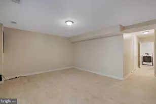 8608 Rocky Gap Ct, Lorton, VA 22079 - Photo 32