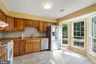 8608 Rocky Gap Ct, Lorton, VA 22079 - Photo 6