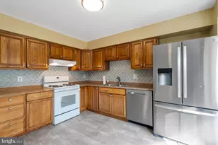 8608 Rocky Gap Ct, Lorton, VA 22079 - Photo 4