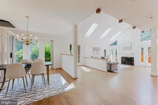 10527 Mereworth Ln, Oakton, VA 22124 - Photo 14