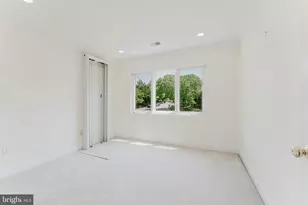 10527 Mereworth Ln, Oakton, VA 22124 - Photo 32