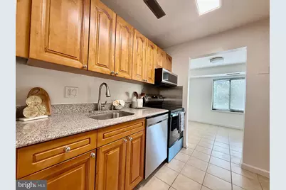 3101 S Manchester Street #308, Falls Church, VA 22044 - Photo 2
