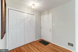 9823 St Cloud Ct, Fairfax, VA 22031 - Photo 6