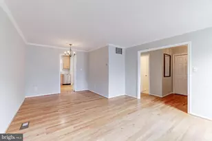 9823 St Cloud Ct, Fairfax, VA 22031 - Photo 8