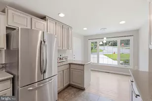 8532 S Canterbury Dr, Annandale, VA 22003 - Photo 10