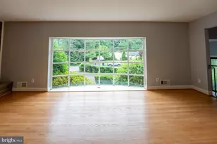 6438 Woodville Dr, Falls Church, VA 22044 - Photo 8