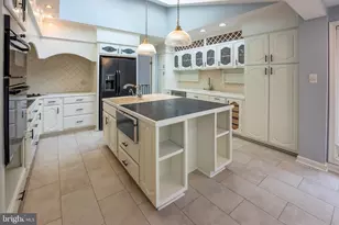 6438 Woodville Dr, Falls Church, VA 22044 - Photo 2