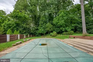 6438 Woodville Dr, Falls Church, VA 22044 - Photo 22