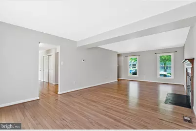 4613 Fillingame Drive, Chantilly, VA 20151 - Photo 4